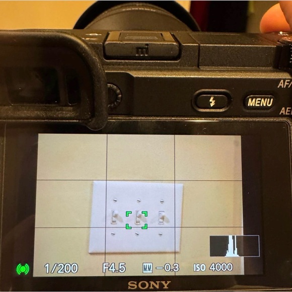 Sony A6400 Black Mirrorless Camera with Tamron Lens - Picture 8 of 10